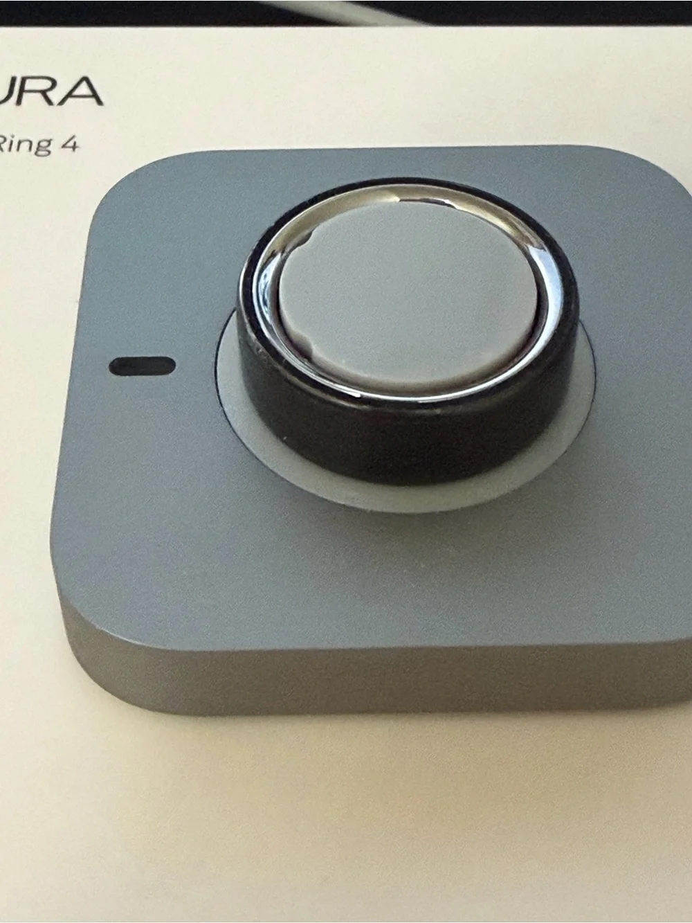 Oura Ring 4 Stealth Black Size 9 + Charger | Excellent Condition